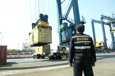 Penerimaan Kepabeanan dan Cukai Catatkan Pertumbuhan Tipis 0,02%