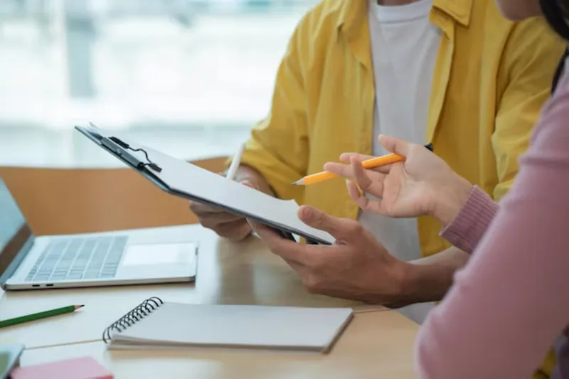 NPWP Suami-Istri Gabung, Bagaimana Melaporkan Penghasilan Istri Sebagai Objek PPh Final di Coretax?