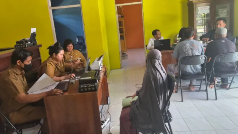 Mendekatkan Layanan Pajak, Bapenda Kotawaringin Barat Sambangi Desa dan Edukasi Pembayaran Digital