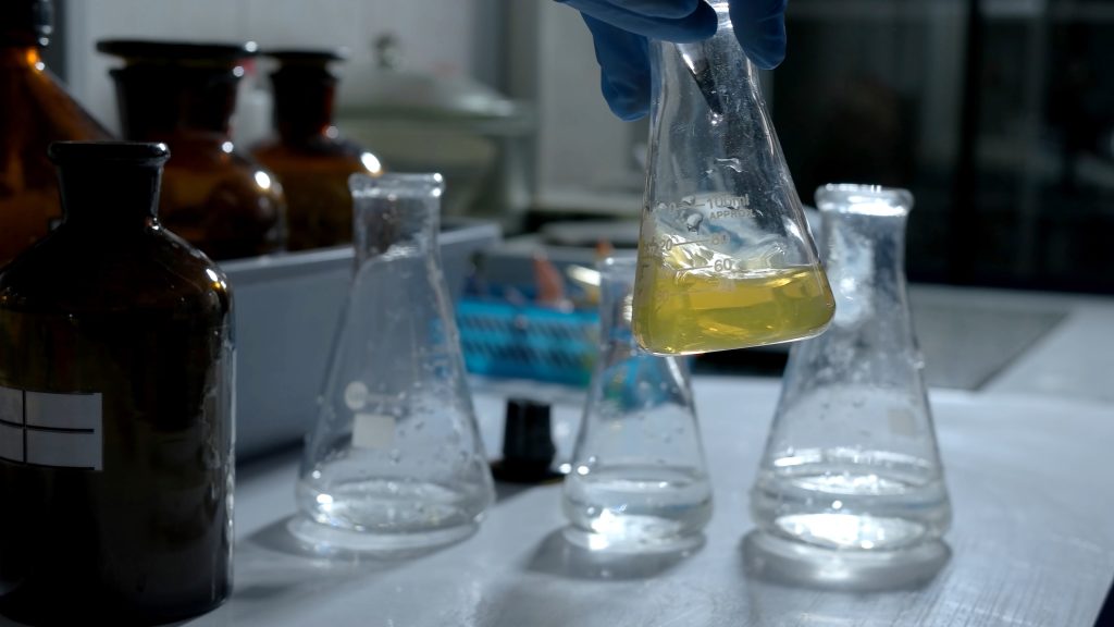 ilustrasi formula. pembayaran atas penggunaan formula pihak lain dikenal dengan royalti. royalti merupakan salah satu objek pemotonan pph pasal 23. 