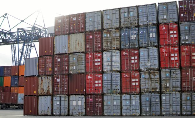 Container Port Crane Truck Loading  - Mylene2401 / Pixabay