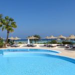 Swimming Pool Palm Trees Hotel  - pufacz / Pixabay