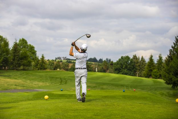 Golf Golfer Golf Course Golf Club  - TomasHa73 / Pixabay
